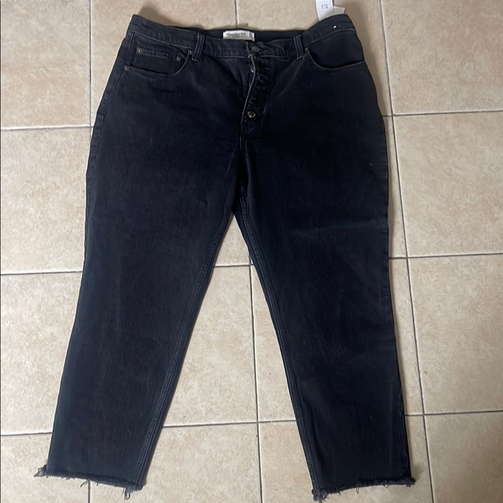 Abercrombie & Fitch Black Ankle Cropped Jeans